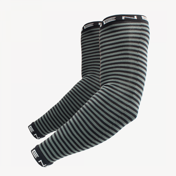 Black Stripe Steigen Arm Socks